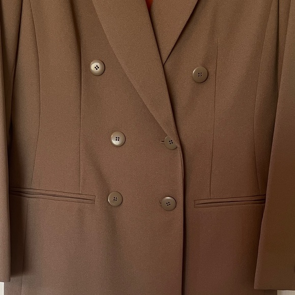 Jones New York Tan Double-Breasted Blazer Sz 8 - Picture 3 of 4